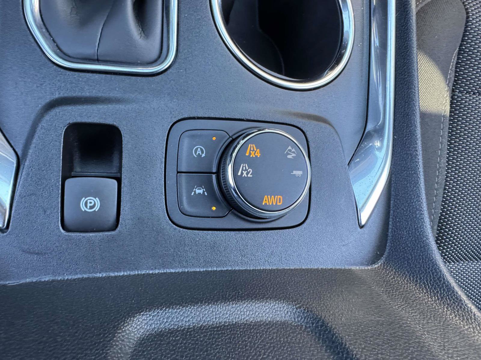 Used 2023 Chevrolet Traverse LT AWD/4WD image 40