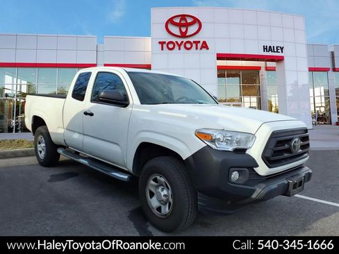 Used 2022 Toyota Tacoma SR image 1