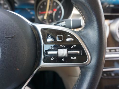 Used 2020 Mercedes-Benz GLC 300 image 8