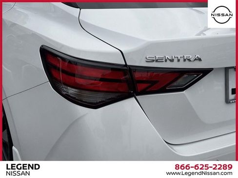 Used 2022 Nissan Sentra SV w/ SV Premium Package image 11