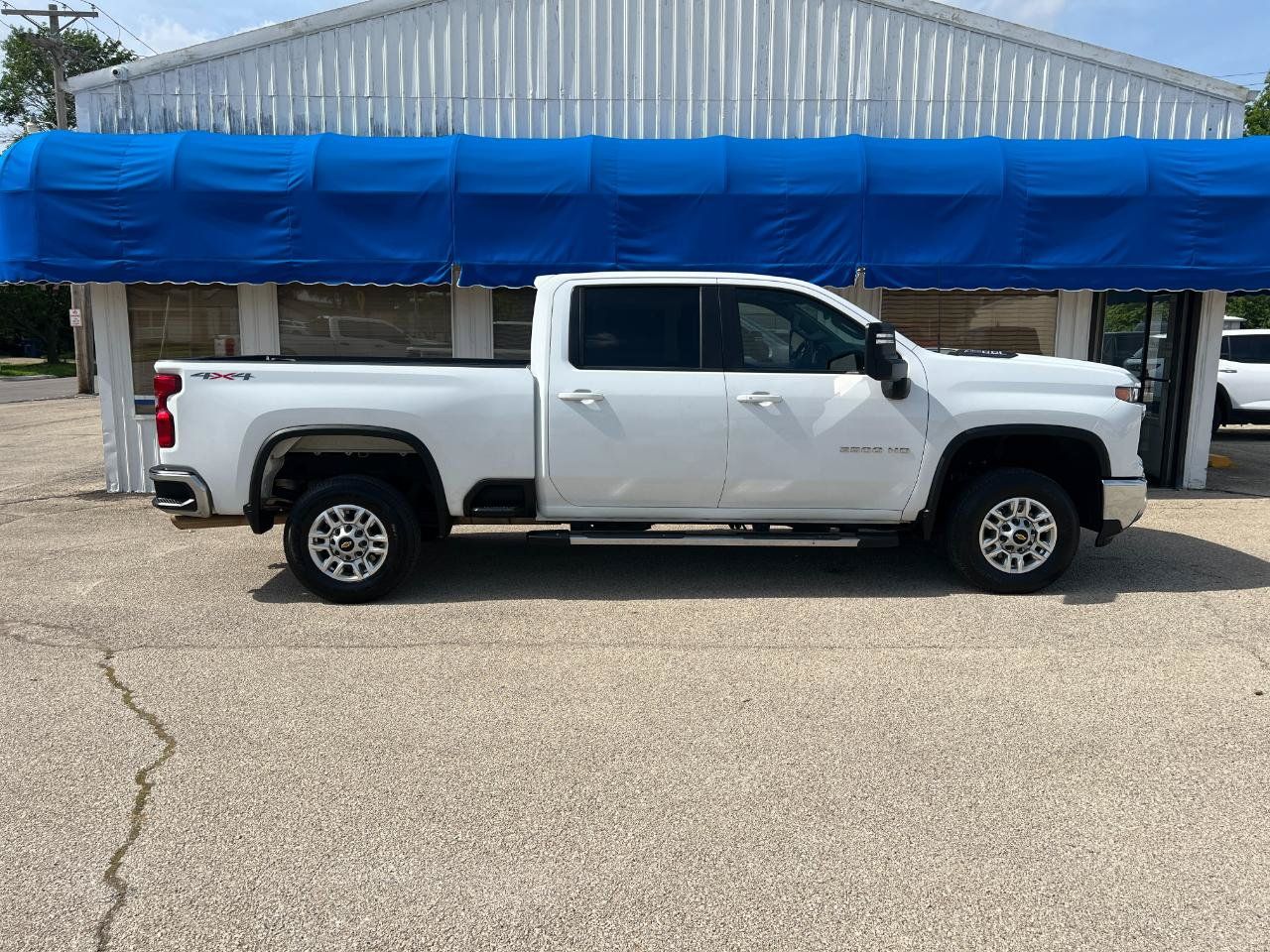 Used 2025 Chevrolet Silverado 2500 LT w/ Convenience Package AWD/4WD image 18