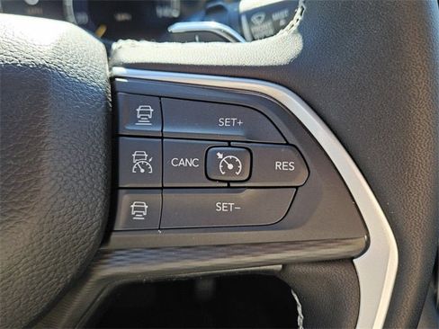 New 2025 Jeep Grand Cherokee Altitude image 23