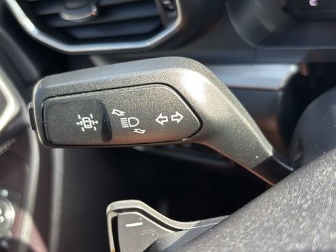 Used 2020 Ford Explorer XLT w/ Equipment Group 202A AWD/4WD image 19