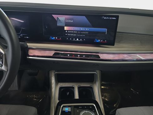 Used 2023 BMW i7 xDrive60 AWD/4WD image 23