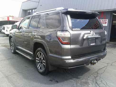 Used 2021 Toyota 4Runner Limited AWD/4WD image 3