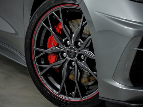 Used 2023 Chevrolet Corvette Stingray Premium Conv w/ Z51 Performance Package RWD image 3