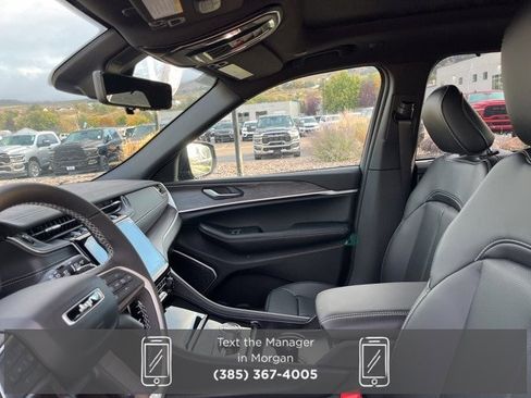 New 2025 Jeep Grand Cherokee Limited w/ Luxury Tech Group II image 13