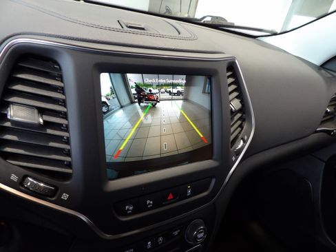 Used 2023 Jeep Cherokee Altitude Lux AWD/4WD image 13