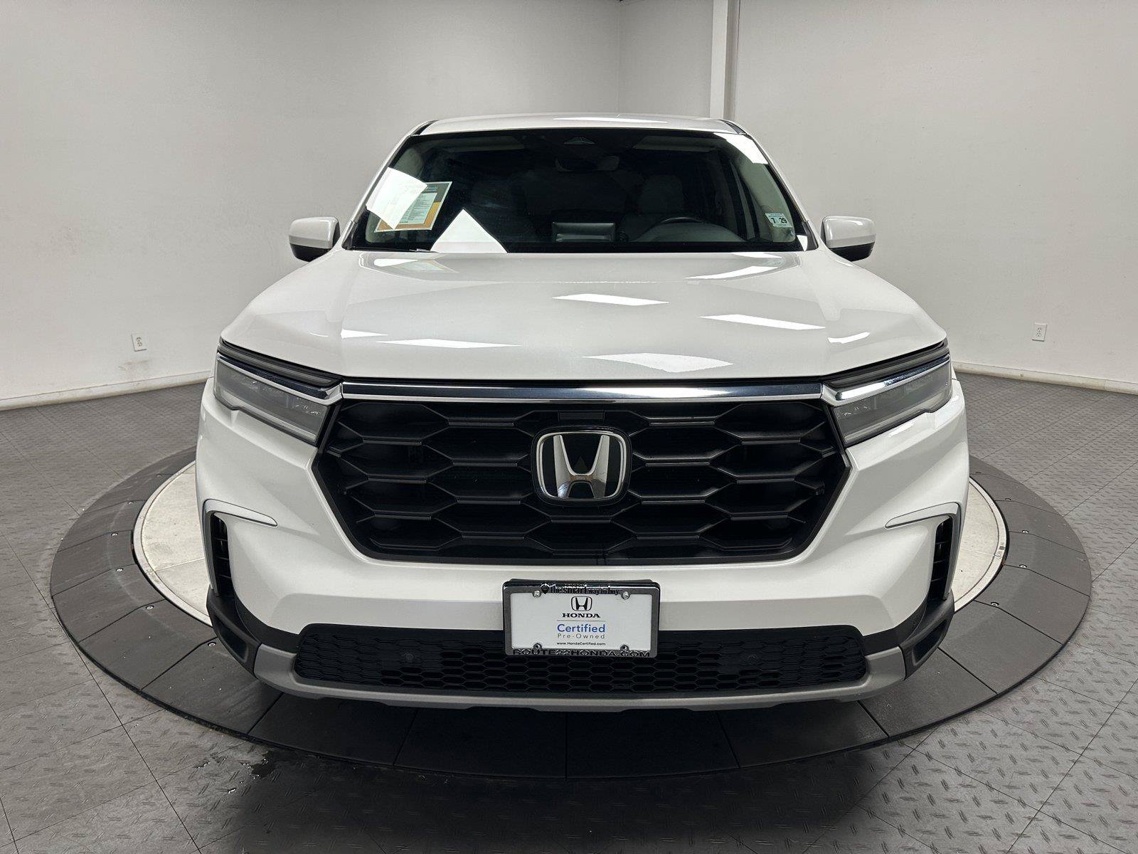 Certified 2025 Honda Pilot EX-L image 4