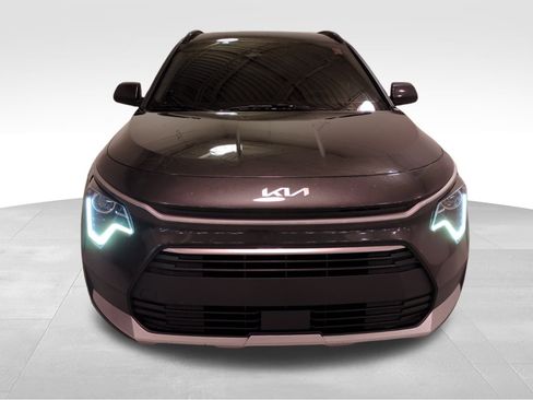 Certified 2023 Kia Niro EX image 9