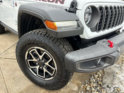 Used 2024 Jeep Wrangler Unlimited Rubicon image 20