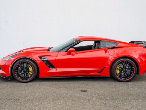 Used 2017 Chevrolet Corvette Z06 w/ Z07 Performance Package RWD image 22