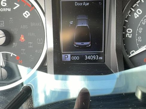 Used 2020 Toyota Tacoma TRD Sport w/ Technology Package image 13