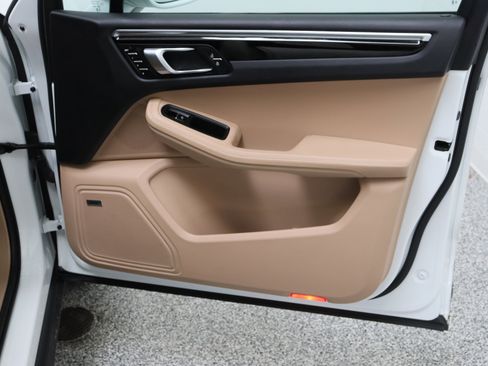 Used 2023 Porsche Macan S image 38