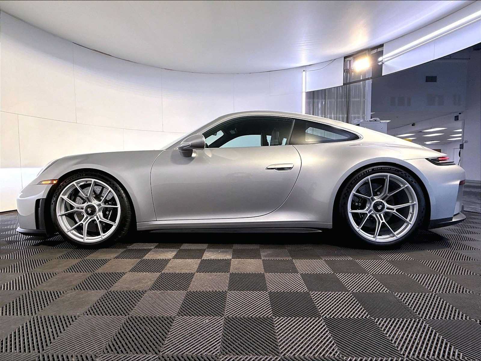 Certified 2026 Porsche 911 GT3 RWD image 2