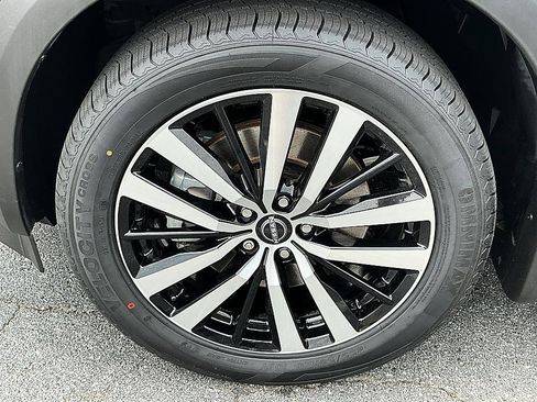 Certified 2023 Nissan Pathfinder Platinum w/ Cargo Package AWD/4WD image 8