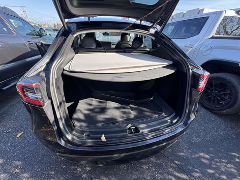 Used 2024 Tesla Model Y Performance image 30