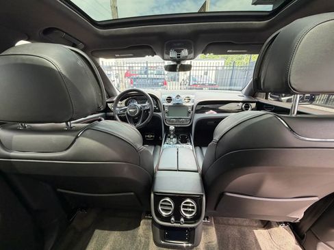 Used 2020 Bentley Bentayga AWD/4WD image 66