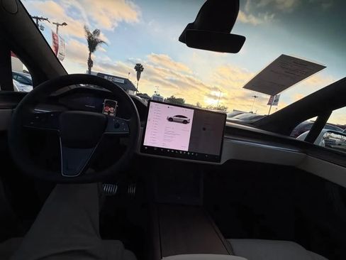 Used 2026 Tesla Model X AWD/4WD image 8