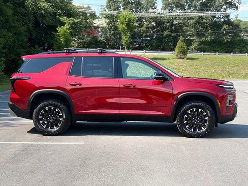 Used 2024 Chevrolet Traverse Z71 AWD/4WD image 7