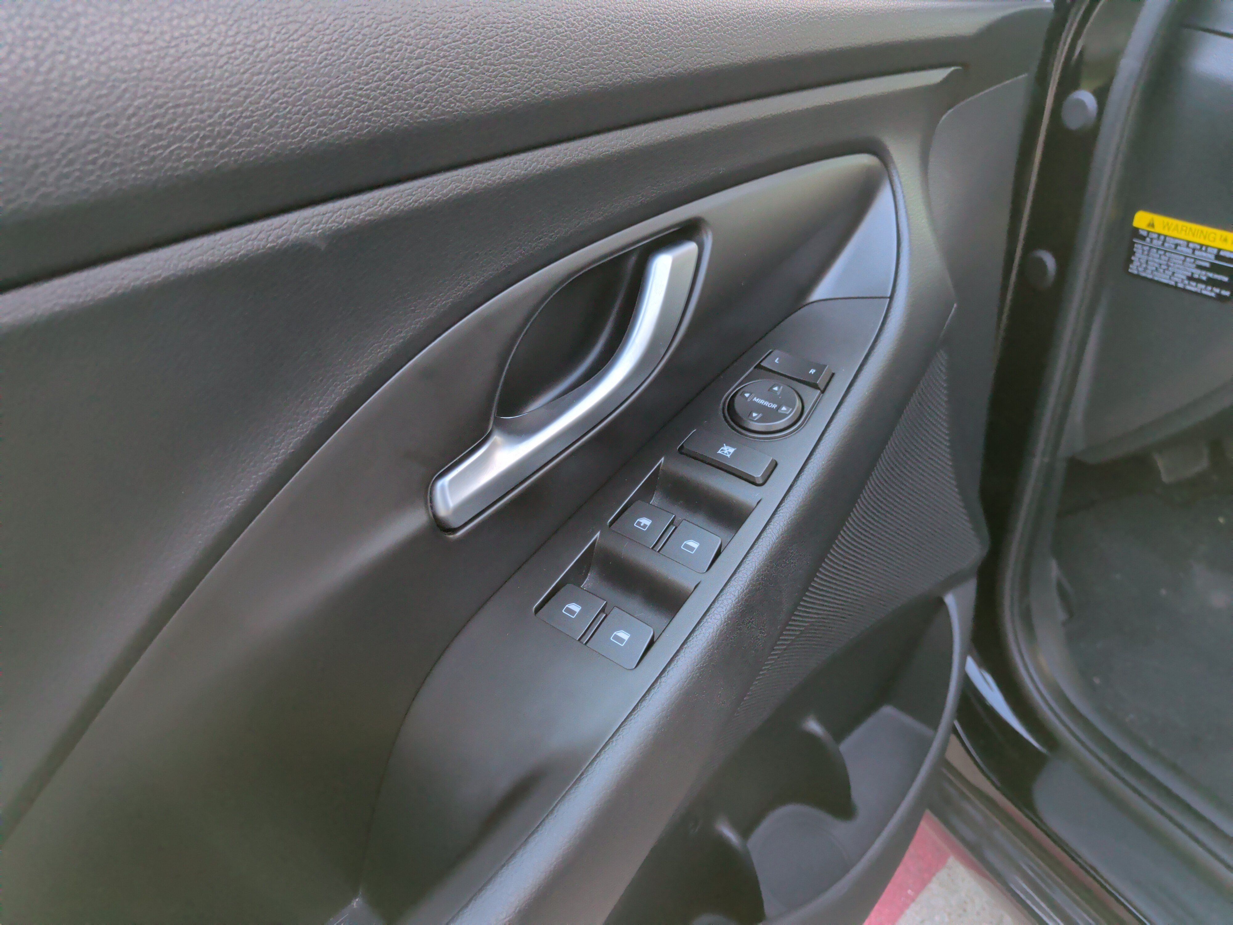 Used 2018 Hyundai Elantra GT FWD image 15