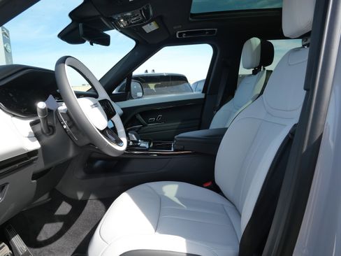 New 2026 Land Rover Range Rover Sport Dynamic SE AWD/4WD image 3