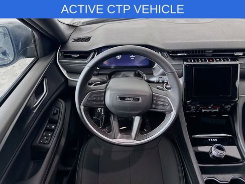 New 2025 Jeep Grand Cherokee L Laredo image 21