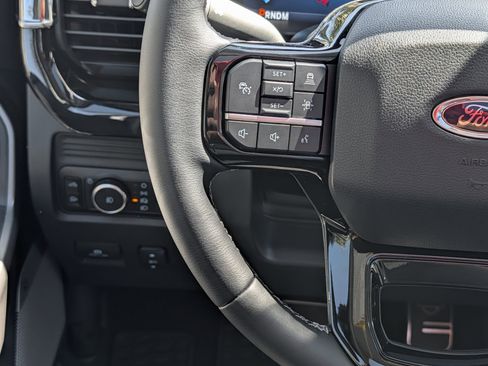 Used 2026 Ford F250 Lariat w/ Black Appearance Package image 28