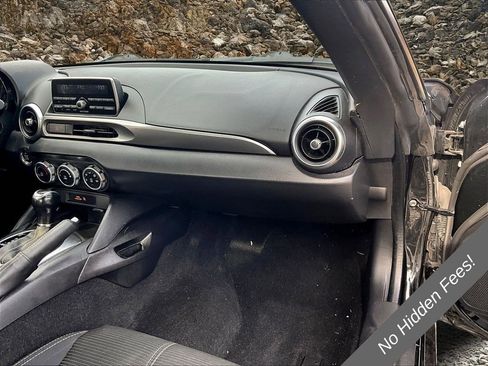 Used 2018 FIAT 124 Spider Classica RWD image 15