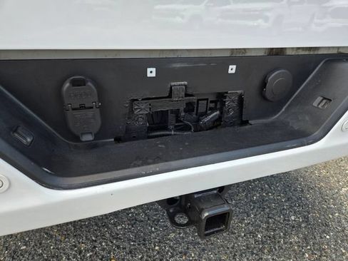 Used 2021 Chevrolet Silverado 1500 RST w/ Convenience Package II AWD/4WD image 16