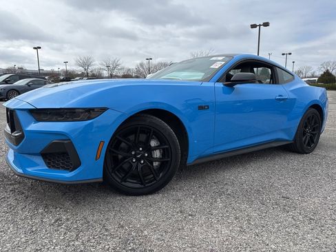 Used 2025 Ford Mustang GT Premium image 4