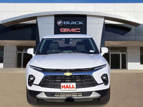 Certified 2025 Chevrolet Blazer LT image 2