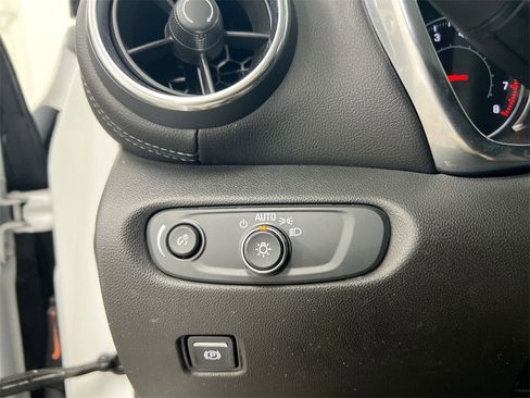 Used 2021 Chevrolet Blazer LT image 17