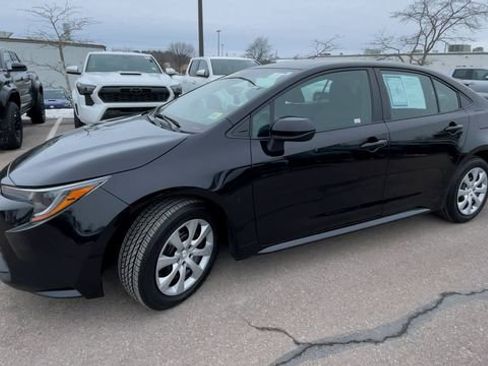 Used 2024 Toyota Corolla LE image 6