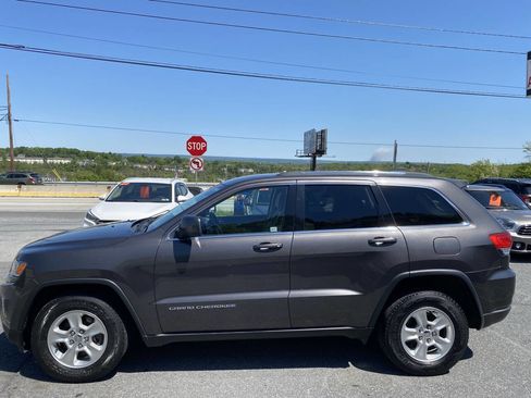 Used 2014 Jeep Grand Cherokee Laredo w/ Quick Order Package 23E AWD/4WD image 7
