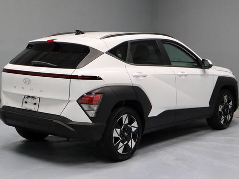 Used 2025 Hyundai Kona SEL FWD image 11