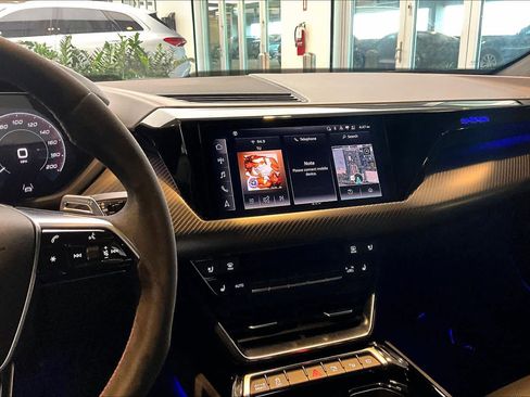 Used 2022 Audi RS e-tron GT image 7