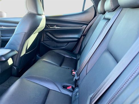 Used 2022 MAZDA MAZDA3 s image 26