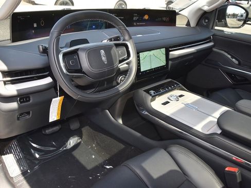 New 2025 Lincoln Navigator Reserve image 36