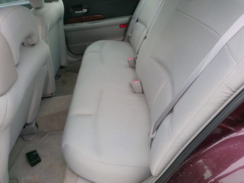 Used 2004 Buick Le Sabre Custom image 21