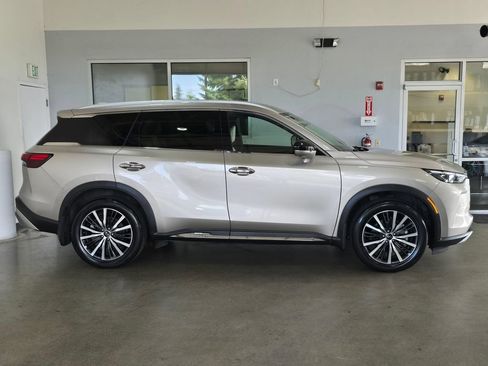 Used 2023 INFINITI QX60 Sensory w/ Vision Package AWD/4WD image 4
