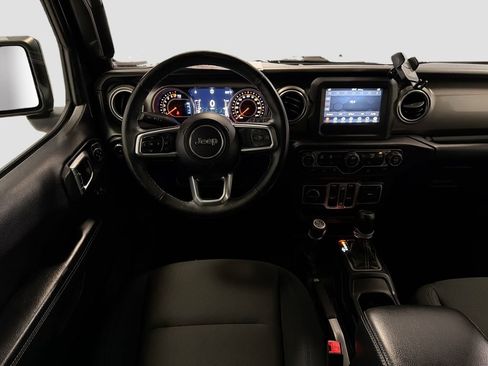 Used 2018 Jeep Wrangler Unlimited Sahara w/ Cold Weather Group AWD/4WD image 24