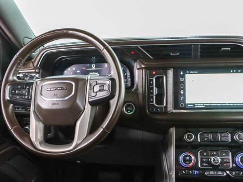 Used 2023 GMC Yukon Denali w/ LPO, Floor Liner Package AWD/4WD image 18