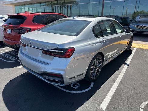 Used 2020 BMW 750i xDrive w/ Executive Package AWD/4WD image 6