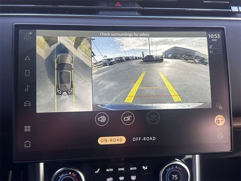 Used 2023 Land Rover Range Rover SE image 25