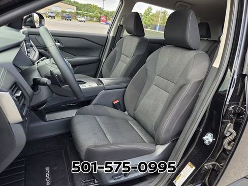 Used 2025 Nissan Rogue SV FWD image 8