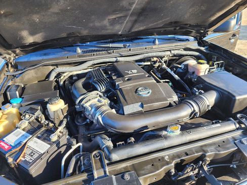 Used 2012 Nissan Pathfinder LE image 21