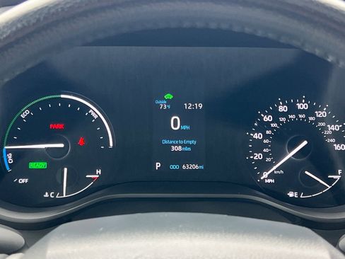 Used 2024 Toyota Sienna XLE image 25