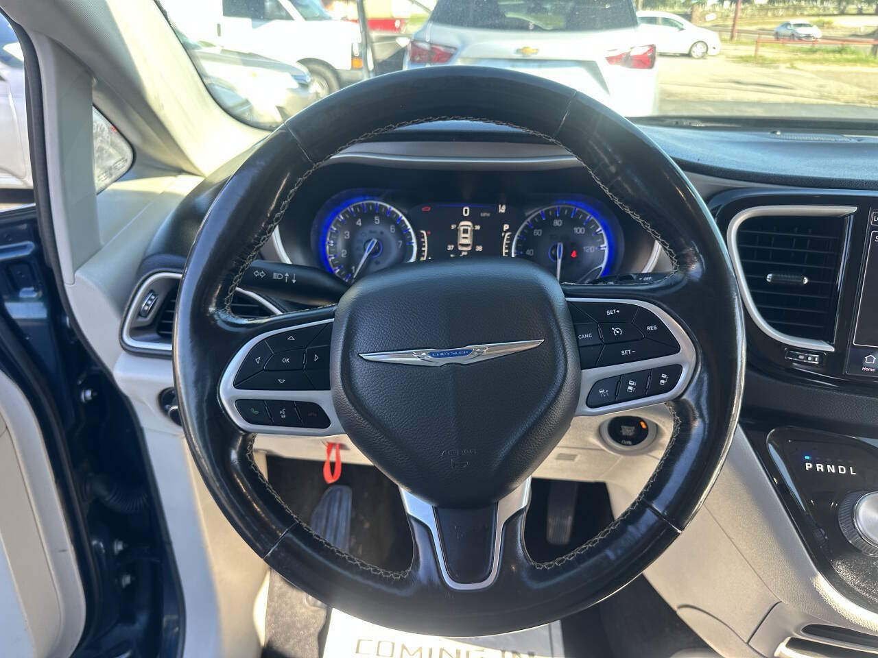Used 2021 Chrysler Pacifica Touring-L FWD image 22