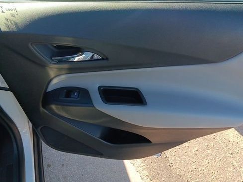 Used 2024 Chevrolet Equinox LS image 30